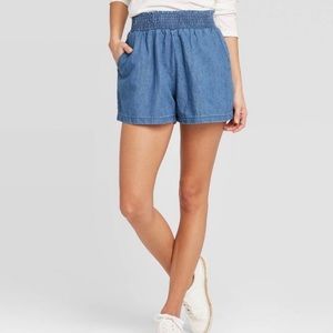 Mid-Rise Pull-on Shorts- Medium Wash